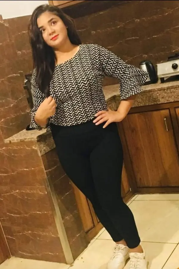 Zoya – Elite call girl in Dwarka