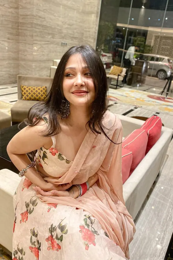air hostess call girl in Saket
